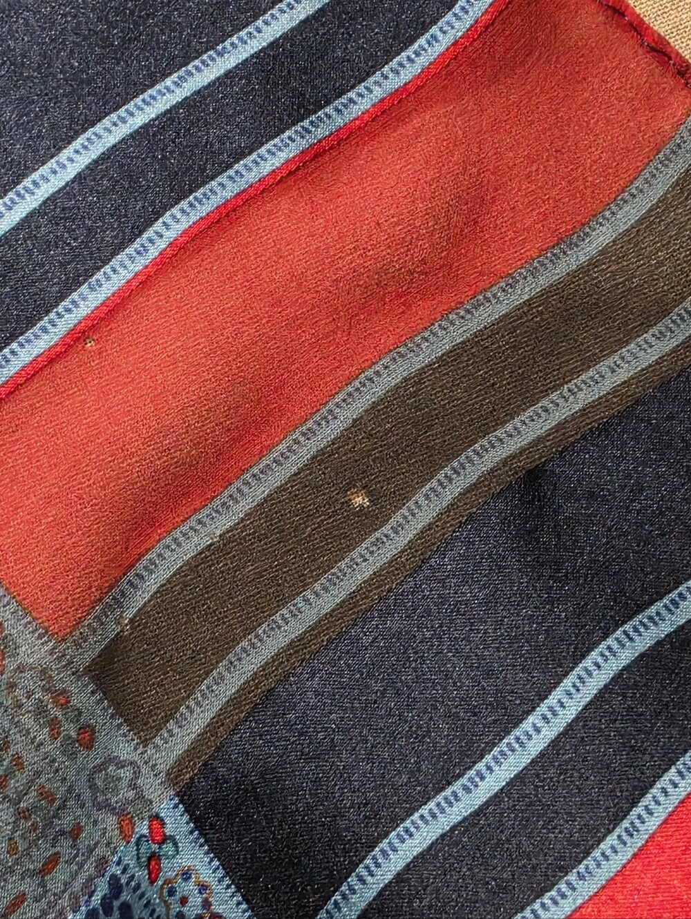 YVES SAINT LAURENT SCARF - Picture 11 of 15